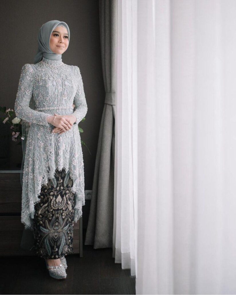 kebaya hijab simple